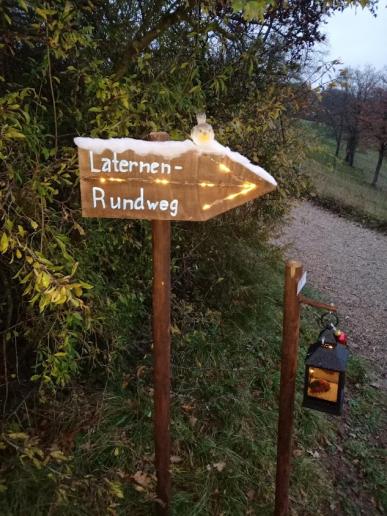 Laternenweg Hornussen 2022 , Wegweiser