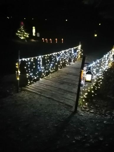 Brücke bei Nacht