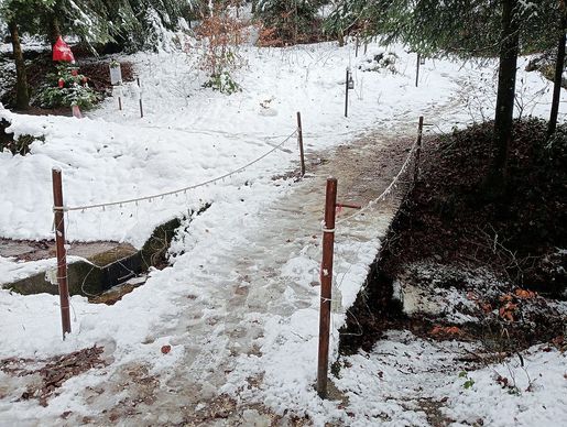 Brücke im Schnee